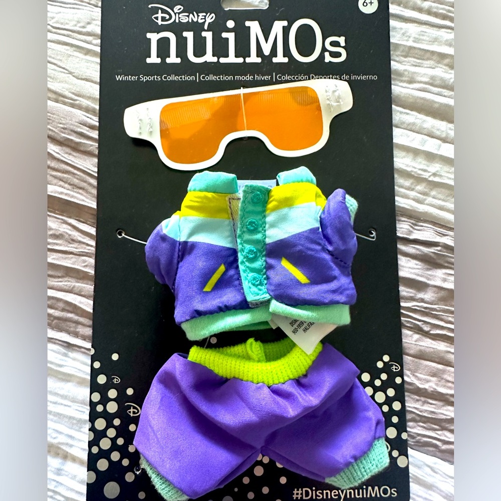 Disney nuiMOs winter Sports Set with Sunglasses